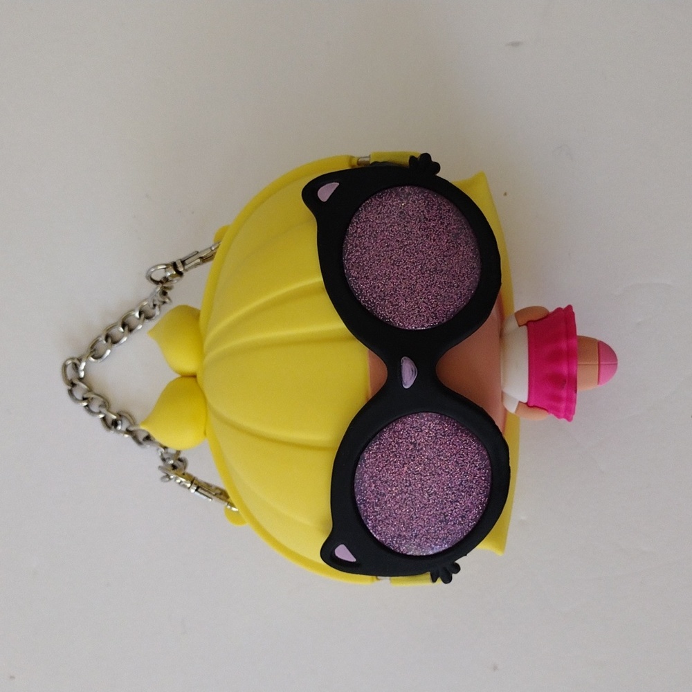What's In My Purse Surprise Miss Possible Pawsitive Doll Purse